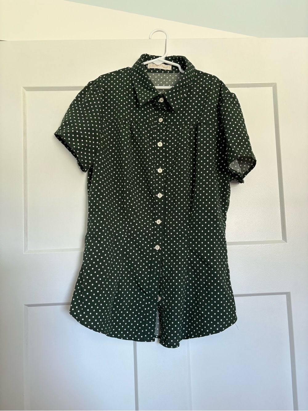 Women’s Short-Sleeve Polka Dot Button-Down Shirt - Green